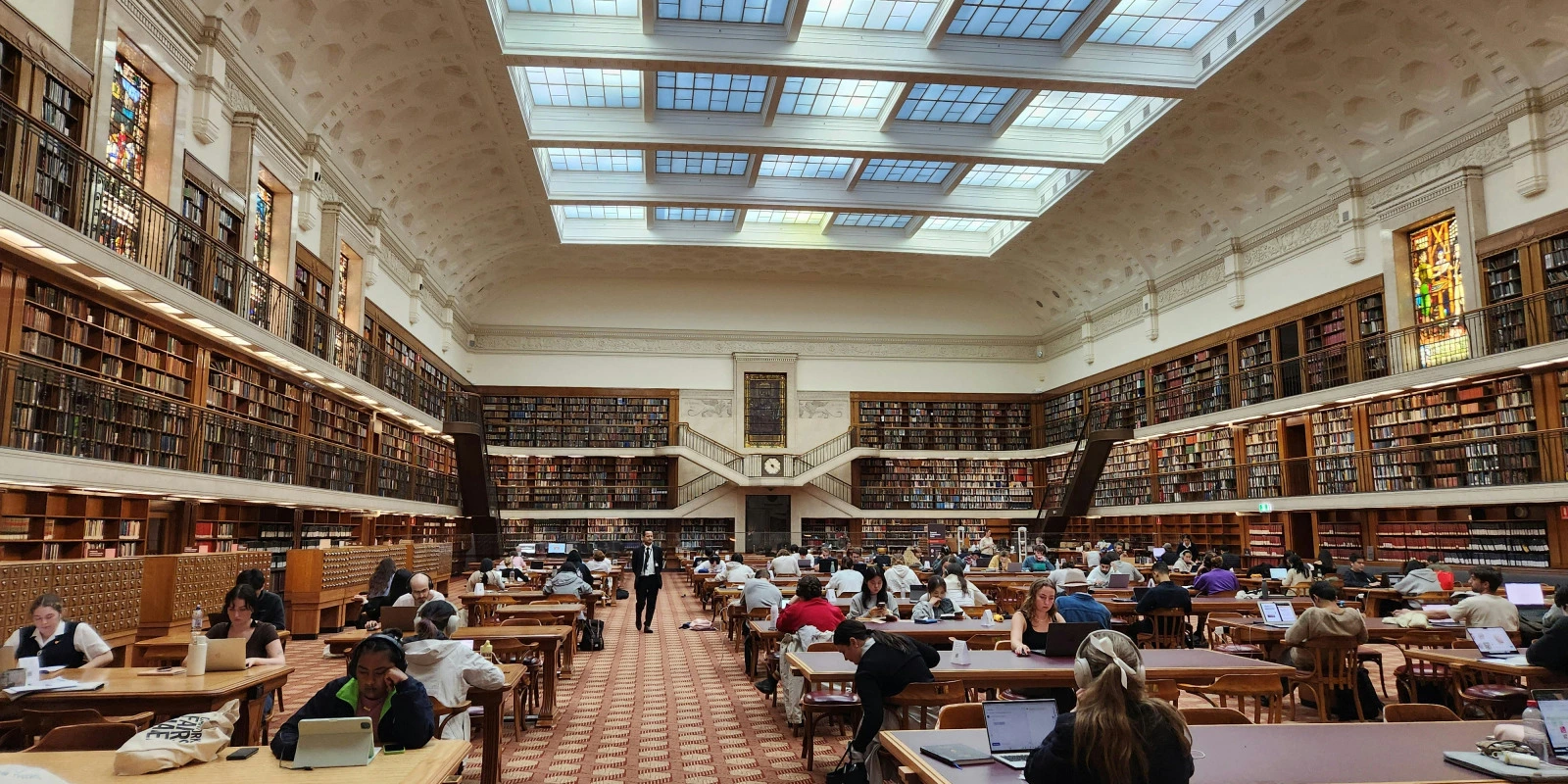 Phénoménologie : Étude de l'Expérience et de la Conscience Phénoménologie : Étude de l'Expérience et de la Conscience